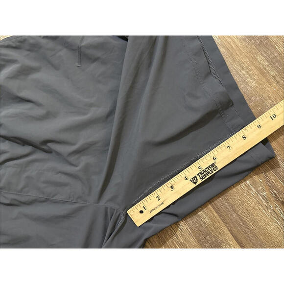 Rhone Versatility Shorts Gray Athletic Stretch Activewear Athleisure Minimalist - Picture 9 of 15